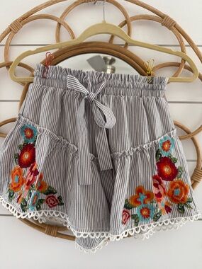 THML Striped Embroidered Ruffle Tie-Waist Women's Shorts XS